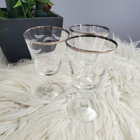 Lauren Leaf Vintage Etched Silver Rim Wine Glass Set of 3 - Picture 1 of 7